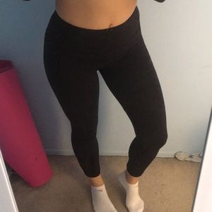 Cropped lululemon legging with pockets
